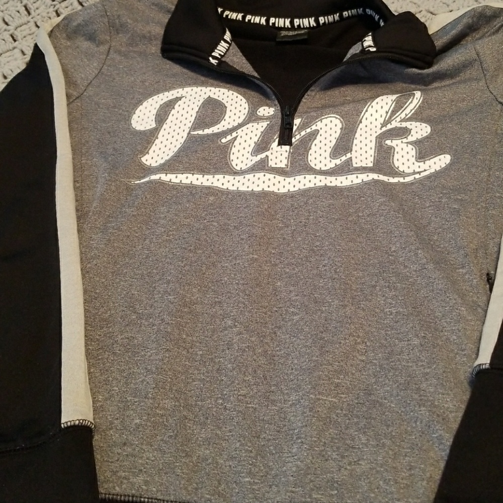 🔥 SOLD ON ♏🔥VS PINK ULTIMATE PULLOVER💣